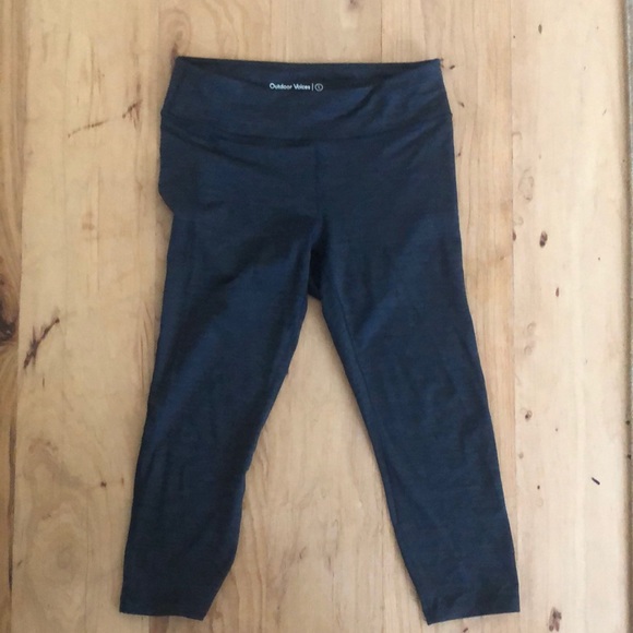 Dark Gray Outdoor Voices Tech Sweat 3/4 length - Picture 2 of 3